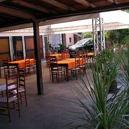 Albergo Ristorante Da Felice Loria Екстер'єр фото