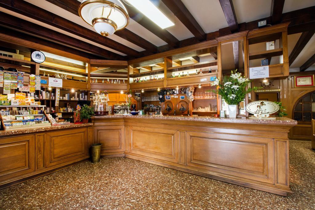 Albergo Ristorante Da Felice Loria Екстер'єр фото