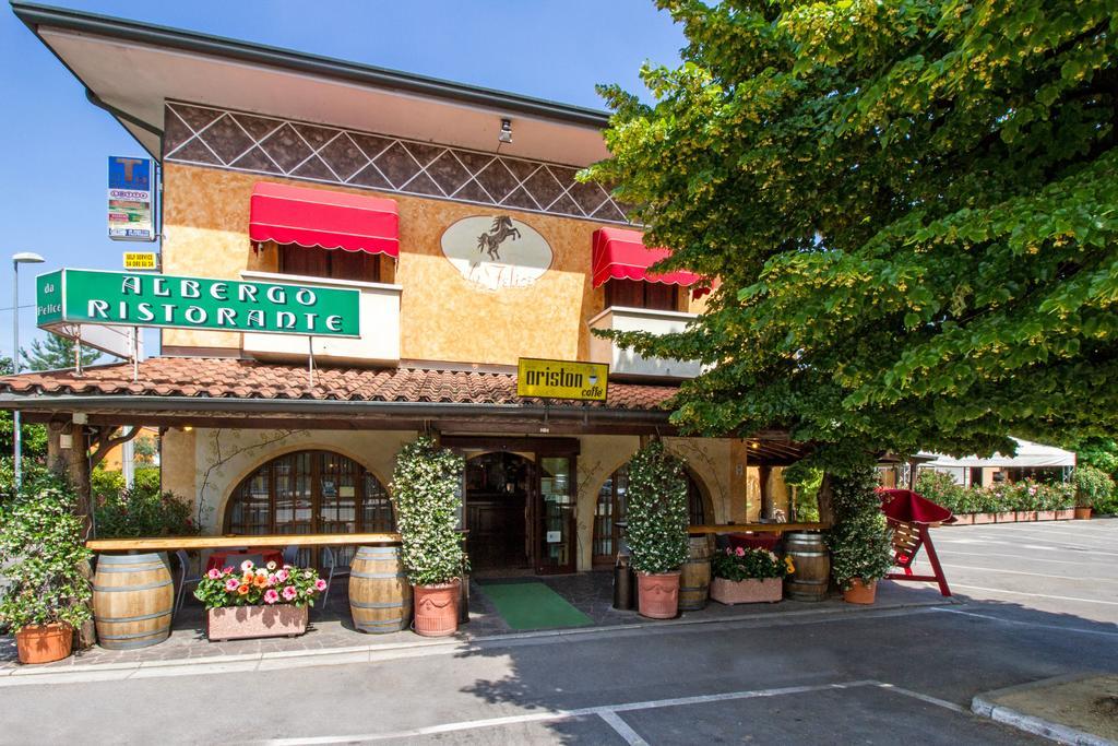 Albergo Ristorante Da Felice Loria Екстер'єр фото